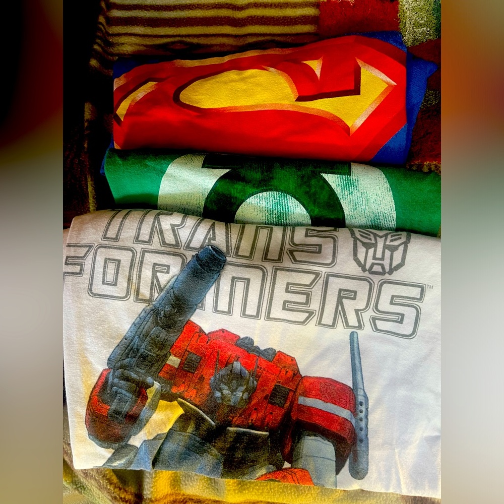 Men’s L and XL tees